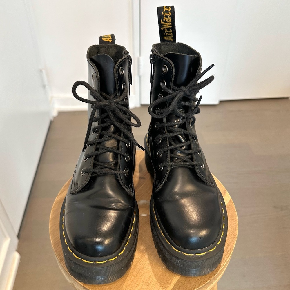Dr. Martens, Jadon 8-Eye Leather Platform Boot, size 7, great condition